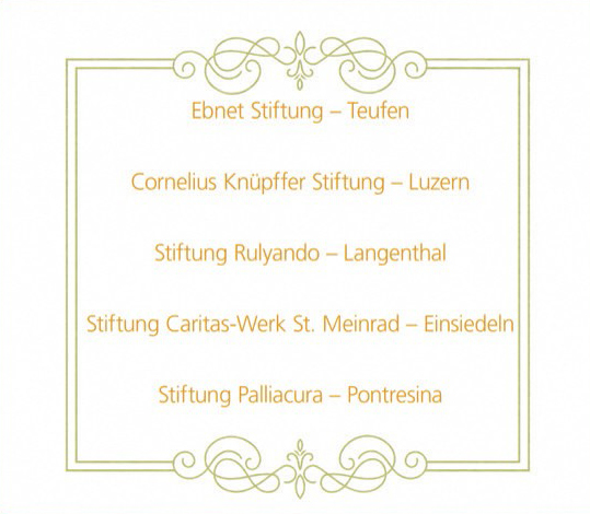 Stiftungen auf einer Tafel, die für das Hospiz gespendet haben